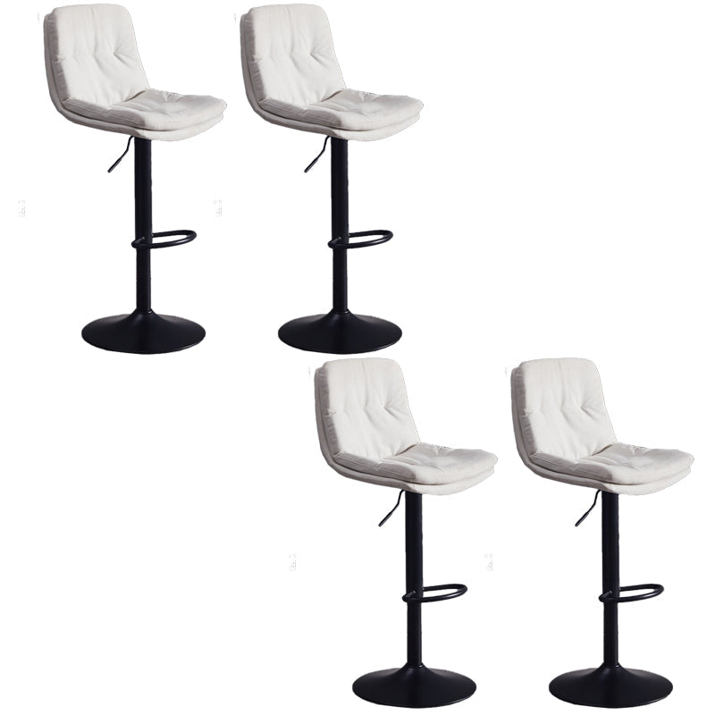 Sgabello da bar sul backrest girevole regolabile contemporaneo con poggiapiedi