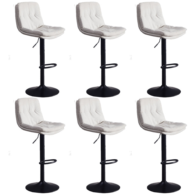 Sgabello da bar sul backrest girevole regolabile contemporaneo con poggiapiedi