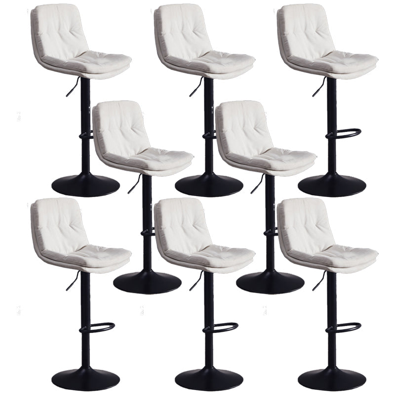 Sgabello da bar sul backrest girevole regolabile contemporaneo con poggiapiedi