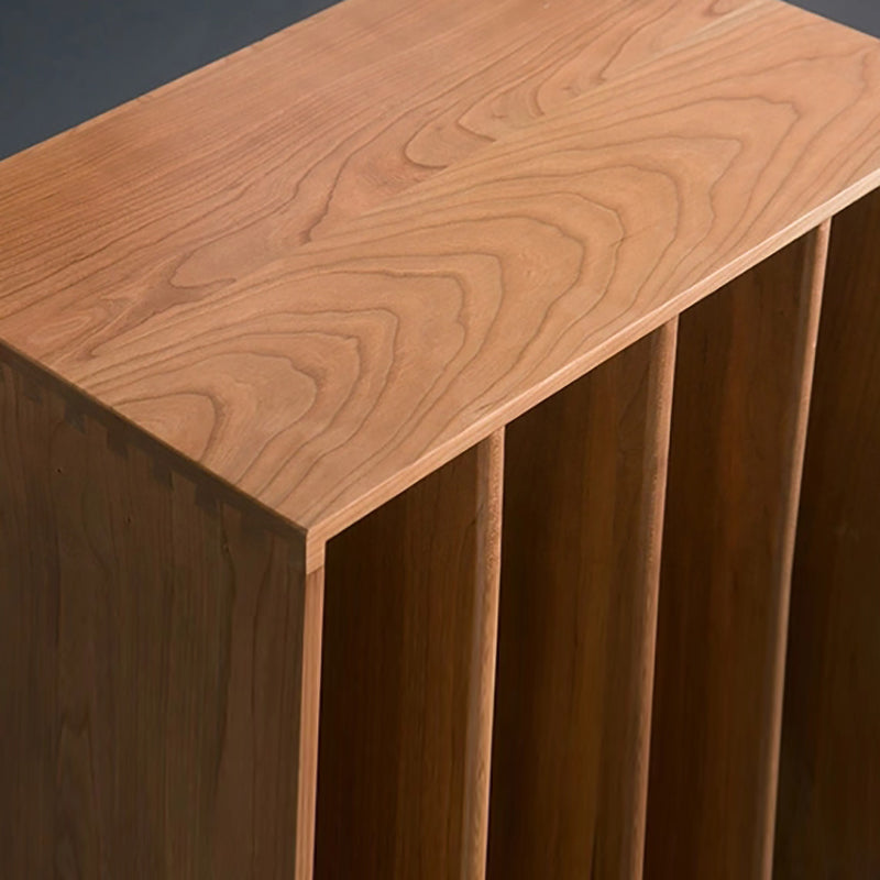 Bibliothèque en bois massif moderne à l'arrière fermé avec étagères