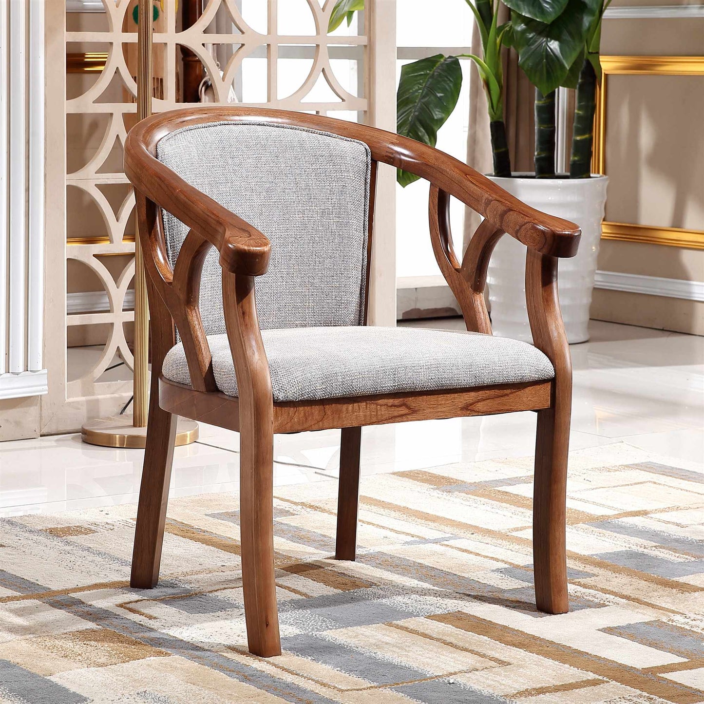 Sedia da pranzo tradizionale sedia a braccio da pranzo in legno massiccio per hotel