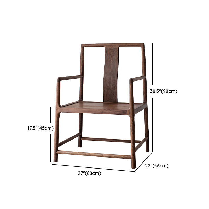 Sedia a braccio da sala da pranzo tradizionale posteriore.