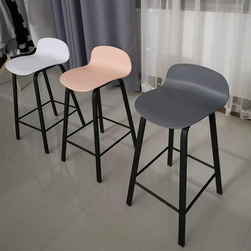 Contemporary Indoor Low Back Armless Bar Stools with Metal Legs