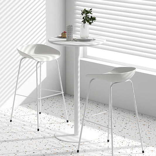 Modem en eigentijdse metalen ronde bar wijntafel voor woonkamer