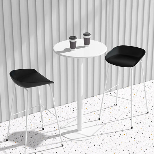 Modem en eigentijdse metalen ronde bar wijntafel voor woonkamer