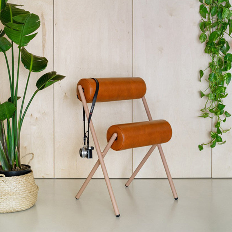 Nordic Stapelable Rückenlehne Kissenstuhl mit Metallbeinen für Wohnzimmer