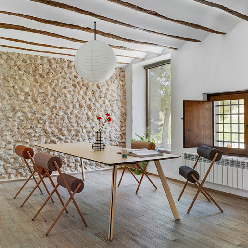 Nordic Stapelable Rückenlehne Kissenstuhl mit Metallbeinen für Wohnzimmer