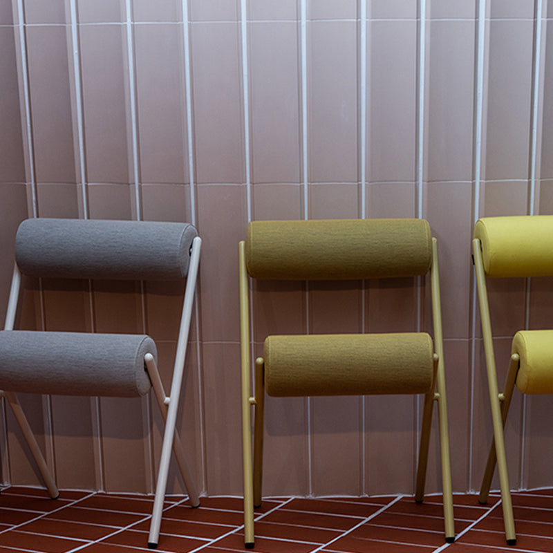 Nordic Stapelable Rückenlehne Kissenstuhl mit Metallbeinen für Wohnzimmer