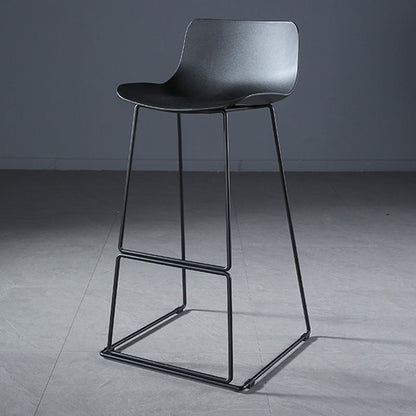 Sgabelli da bar in plastica bassa di plastica senza braccio contemporanea con base di metallo
