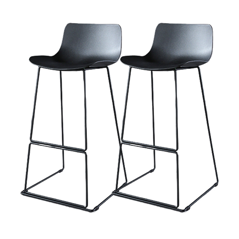 Sgabelli da bar in plastica bassa di plastica senza braccio contemporanea con base di metallo