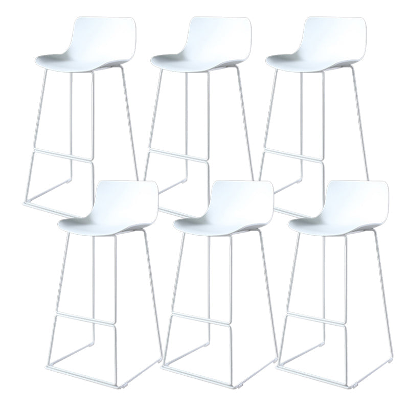 Sgabelli da bar in plastica bassa di plastica senza braccio contemporanea con base di metallo