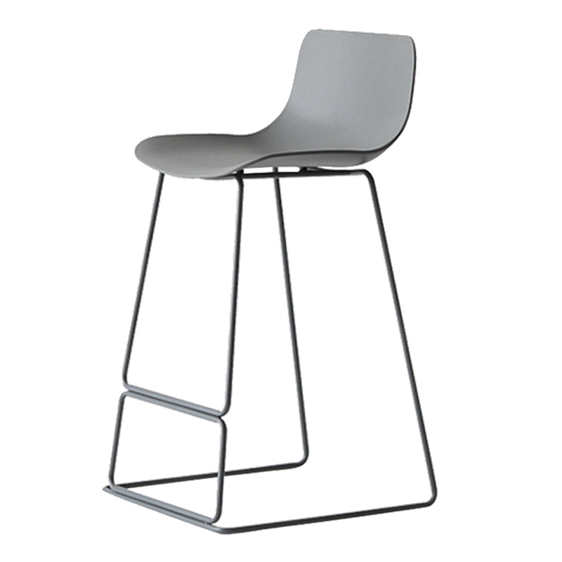 Sgabelli da bar in plastica bassa di plastica senza braccio contemporanea con base di metallo