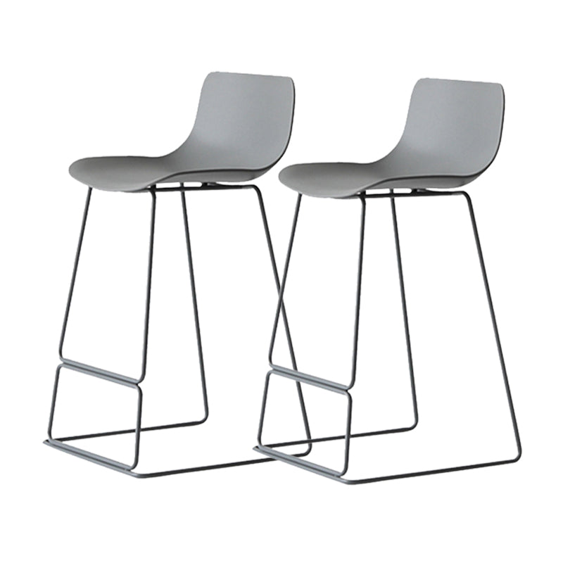 Sgabelli da bar in plastica bassa di plastica senza braccio contemporanea con base di metallo