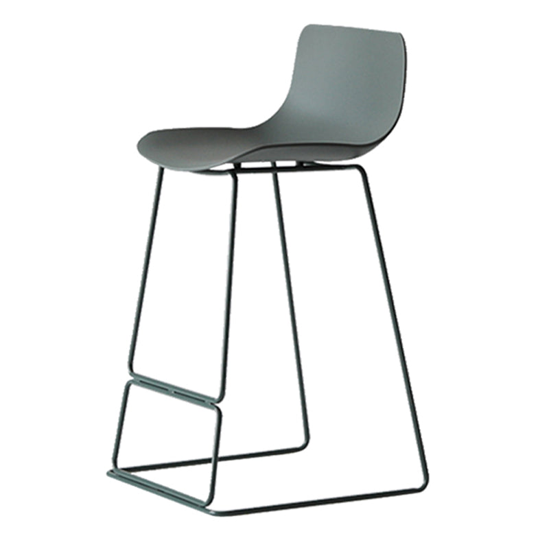 Sgabelli da bar in plastica bassa di plastica senza braccio contemporanea con base di metallo