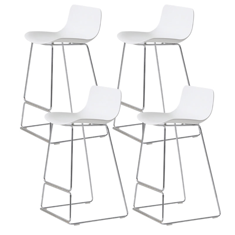 Sgabelli da bar in plastica bassa di plastica senza braccio contemporanea con base di metallo