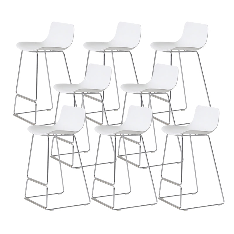 Sgabelli da bar in plastica bassa di plastica senza braccio contemporanea con base di metallo