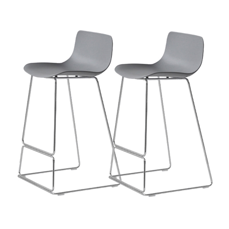 Sgabelli da bar in plastica bassa di plastica senza braccio contemporanea con base di metallo