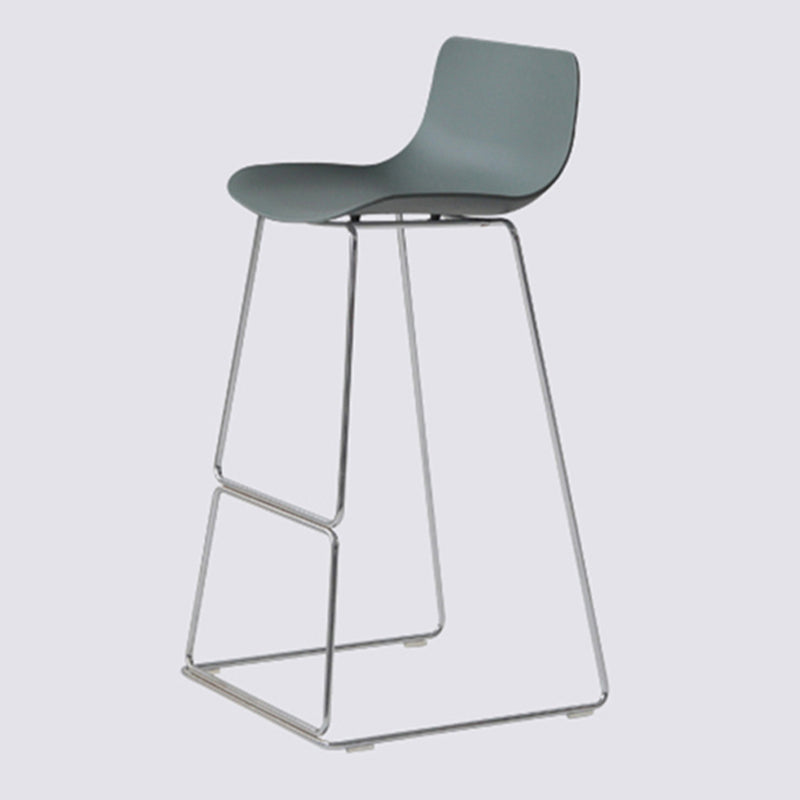 Sgabelli da bar in plastica bassa di plastica senza braccio contemporanea con base di metallo