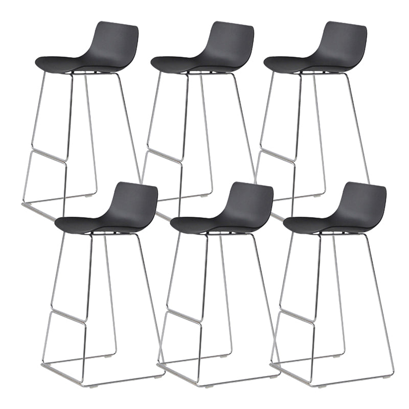 Sgabelli da bar in plastica bassa di plastica senza braccio contemporanea con base di metallo