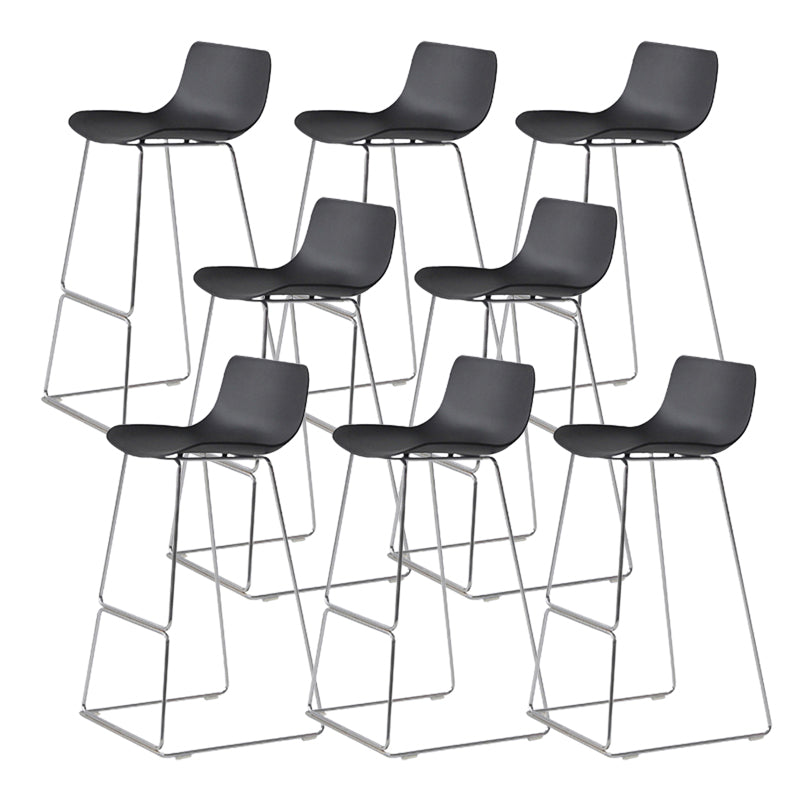 Sgabelli da bar in plastica bassa di plastica senza braccio contemporanea con base di metallo