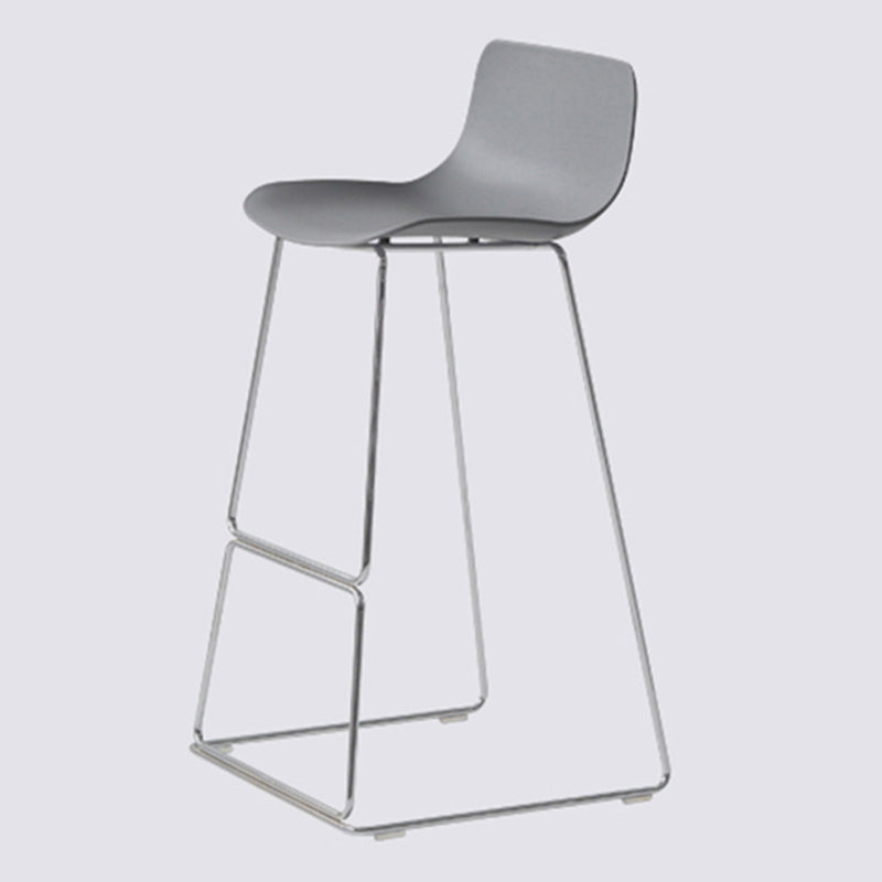 Sgabelli da bar in plastica bassa di plastica senza braccio contemporanea con base di metallo