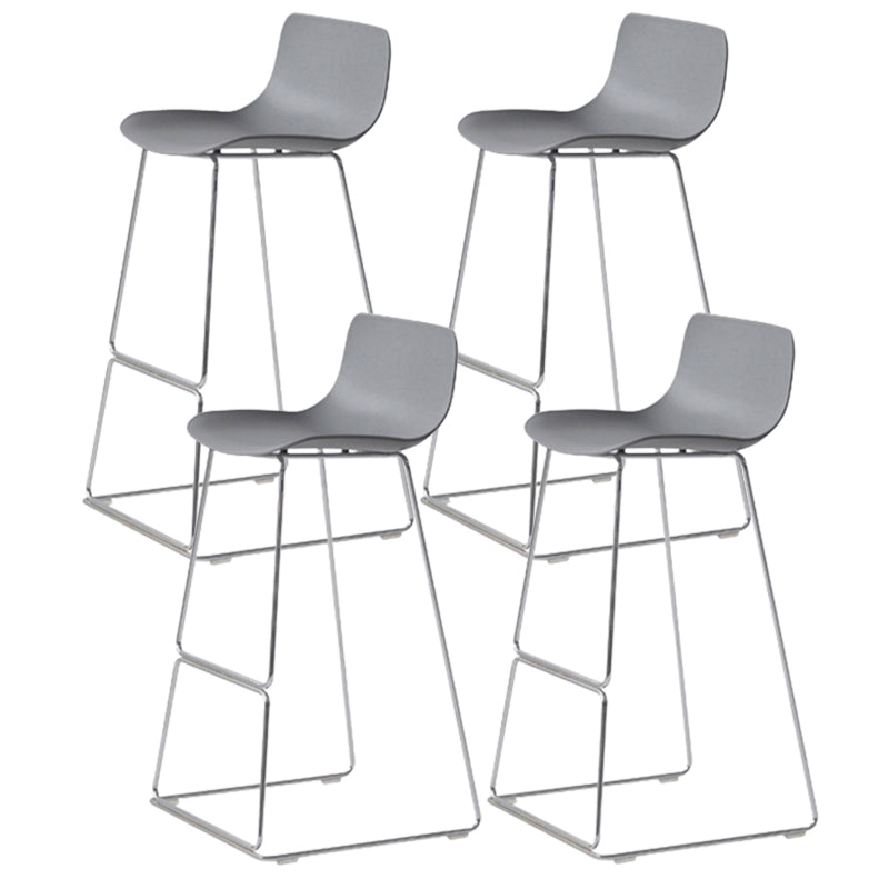 Sgabelli da bar in plastica bassa di plastica senza braccio contemporanea con base di metallo