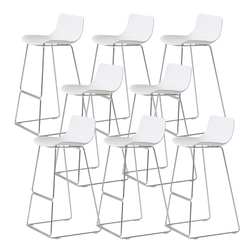 Sgabelli da bar in plastica bassa di plastica senza braccio contemporanea con base di metallo