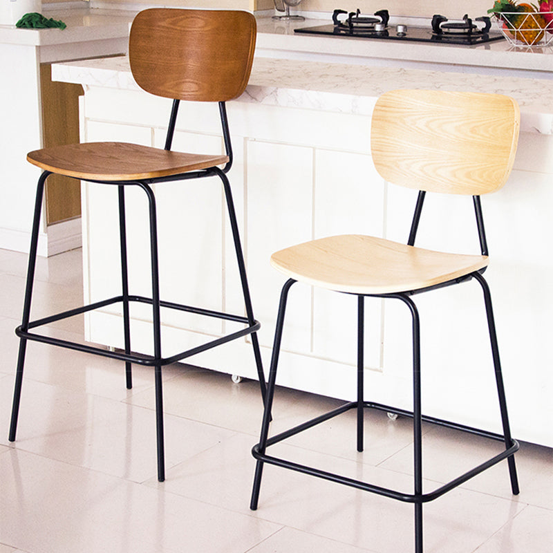 Taburetes contemporáneos de barra sin brazo con la base de metal negro