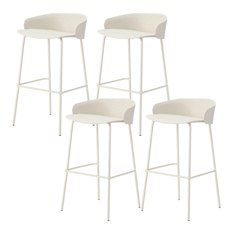 ホワイトメタルベースのあるコンテンポラリーバケツローバックアームレスバースツール