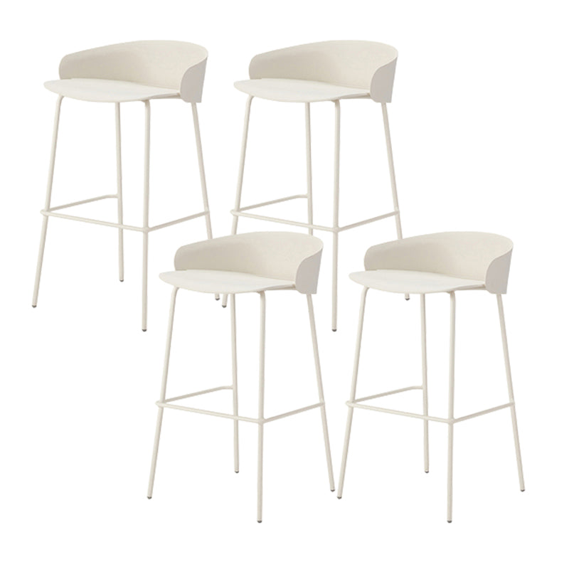 ホワイトメタルベースのあるコンテンポラリーバケツローバックアームレスバースツール