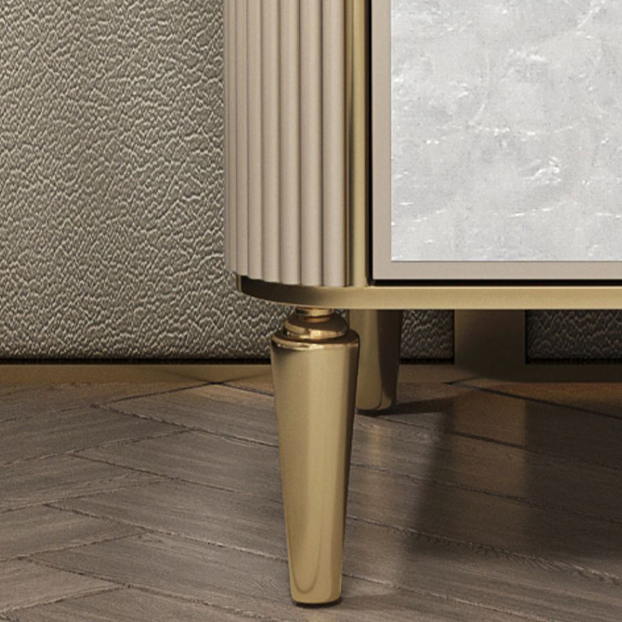 Les tiroirs glamour comprenaient une table de chevet de table d'accent 24 "de haut avec les jambes