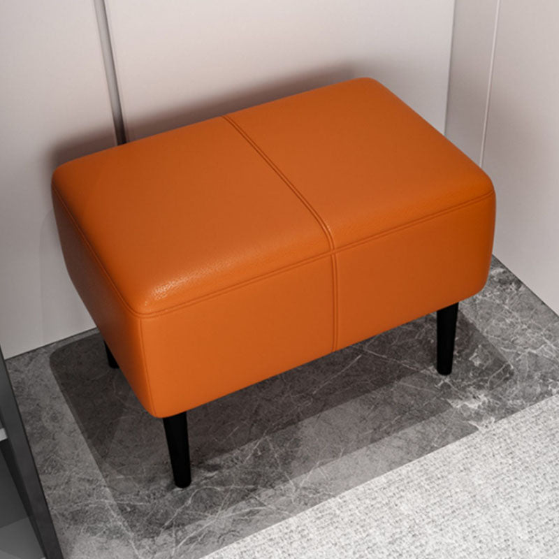 Moderne gepolsterte Ottomanen Rechteck Form Leder Osmanen mit Beinen