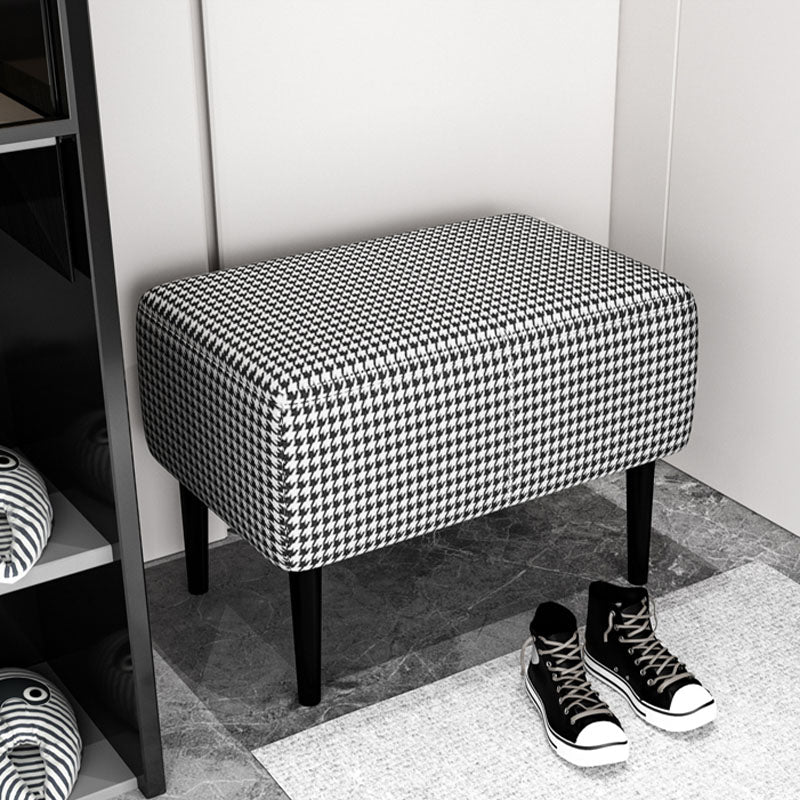 Moderne gepolsterte Ottomanen Rechteck Form Leder Osmanen mit Beinen