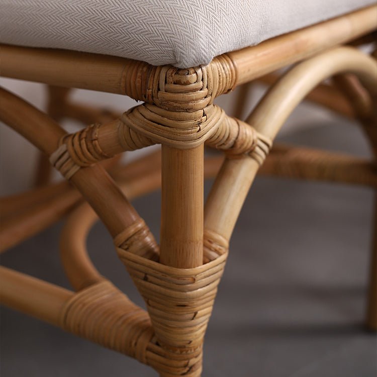 Moderne overdekte rieten kruisback -bekledde eetkamerstoel