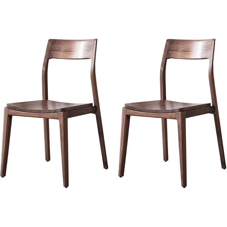 Eigentijdse binnenwalnoot massief hout open achterkant eetstoel