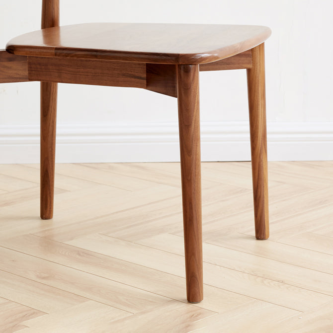 Binnen eigentijdse massief hout open rug armloze eetkamerstoel