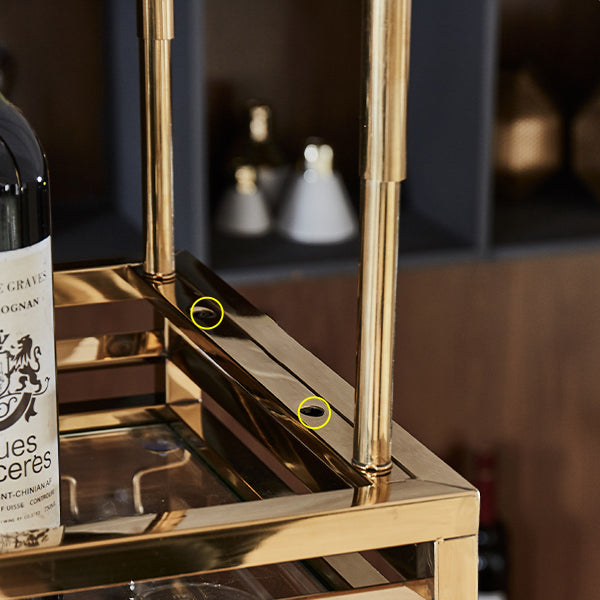 Porte-vin suspendu en acier en or avec porte-verre et étagère de rangement