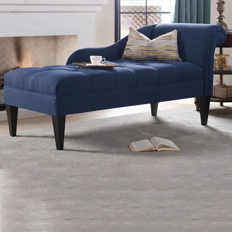 Chaise longue moderna con un bracciolo imbottita e imbottita in misto cotone