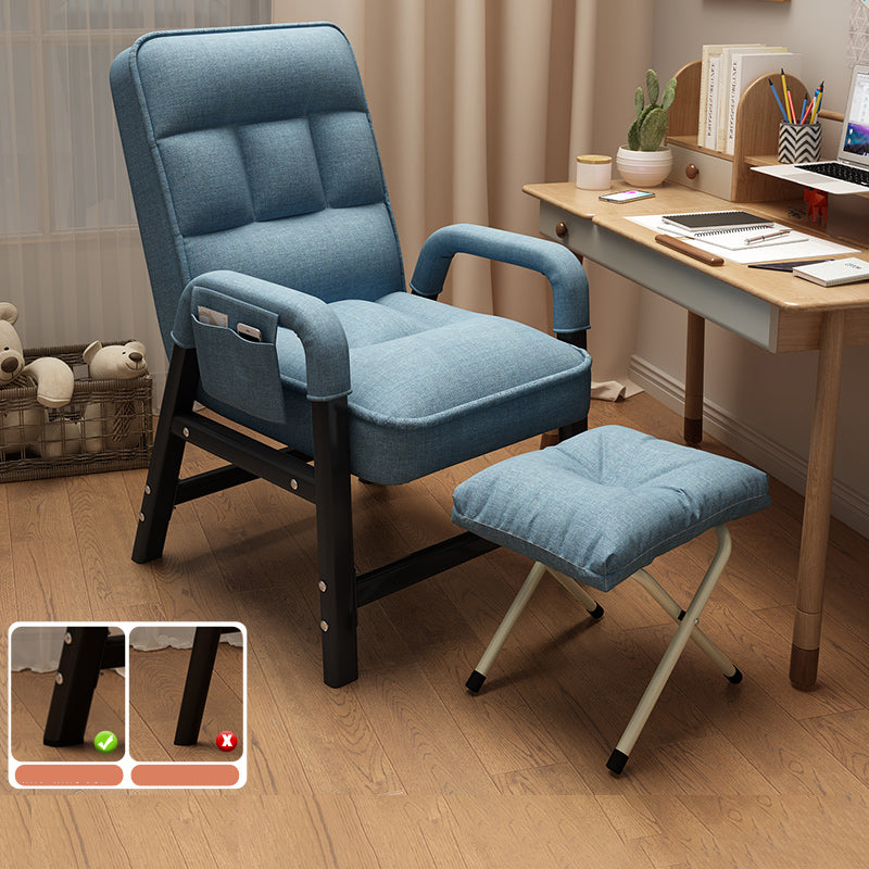 Sedia reclinabile con miscela di lino contemporanea con schiena trapuntata e tasche laterali