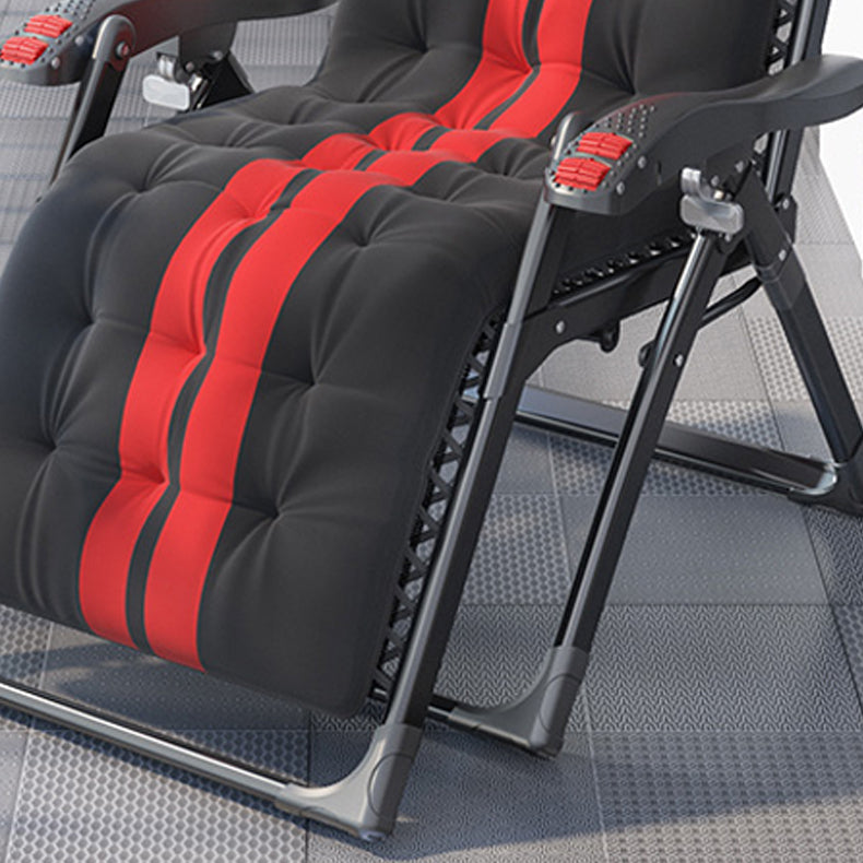 Sedia reclinabile contemporanea con spazio di archiviazione e base nera in metallo