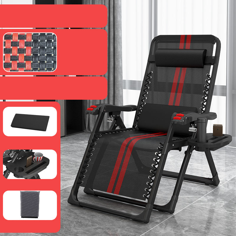 アームストレージとメタルブラックベースを備えた現代のリクライニングチェア