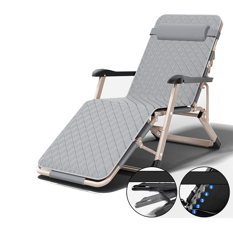 黒/金色の脚を備えた現代の金属ベースリクライニングチェア