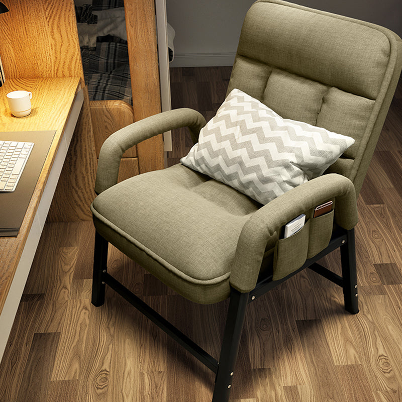 Zeitgenössische Metallbeine Liegestuhl mit Tufted Rücken- und Positionsschloss zurück