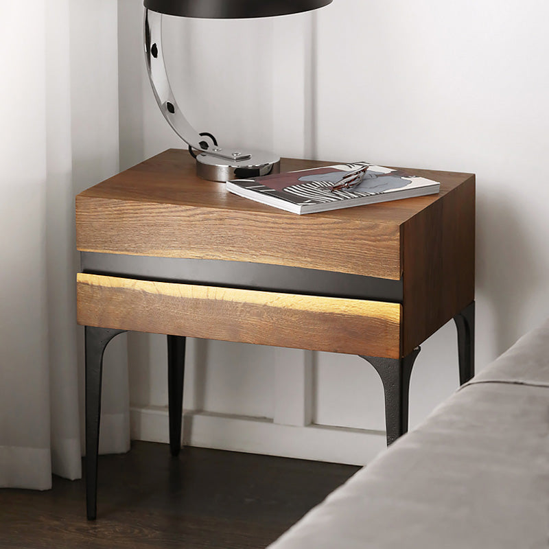 Nightand de table de table de chêne moderne du milieu du siècle 22 "de haut avec les jambes