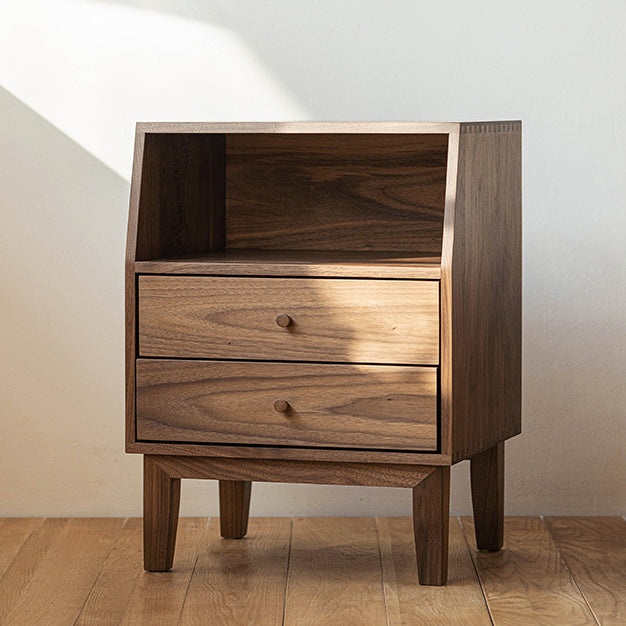 伝統的な引き出しには、アクセントテーブルナイトスタンドが含まれていました24 "脚付き