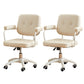 パッド入り腕モダンなスイベル椅子調整可能なシート高さのオフィスチェア付き車輪付き