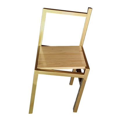 Moderne eenvoudige zijstoel houten basis aan de kant van de kant van de basis voor eetkamer