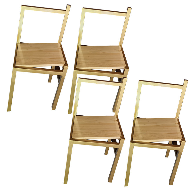 Moderne eenvoudige zijstoel houten basis aan de kant van de kant van de basis voor eetkamer