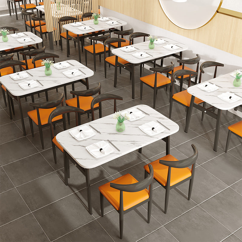 Eigentijdse witte rechthoekige houten eettafel met 4 voet