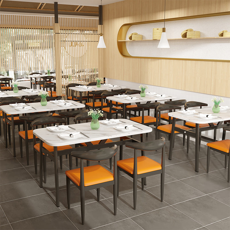 Eigentijdse witte rechthoekige houten eettafel met 4 voet